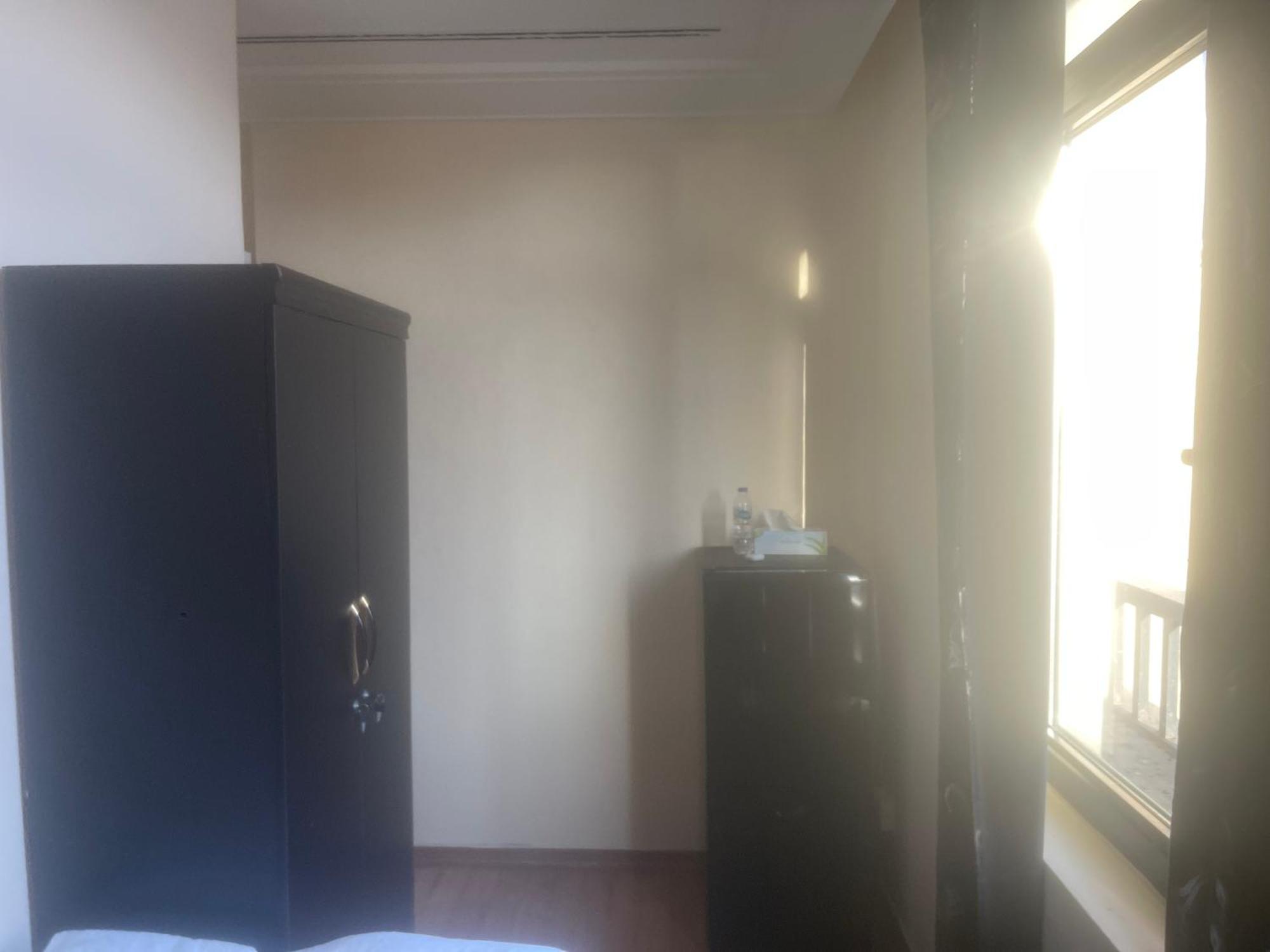 Four Stars Hostel Dubai Exteriör bild