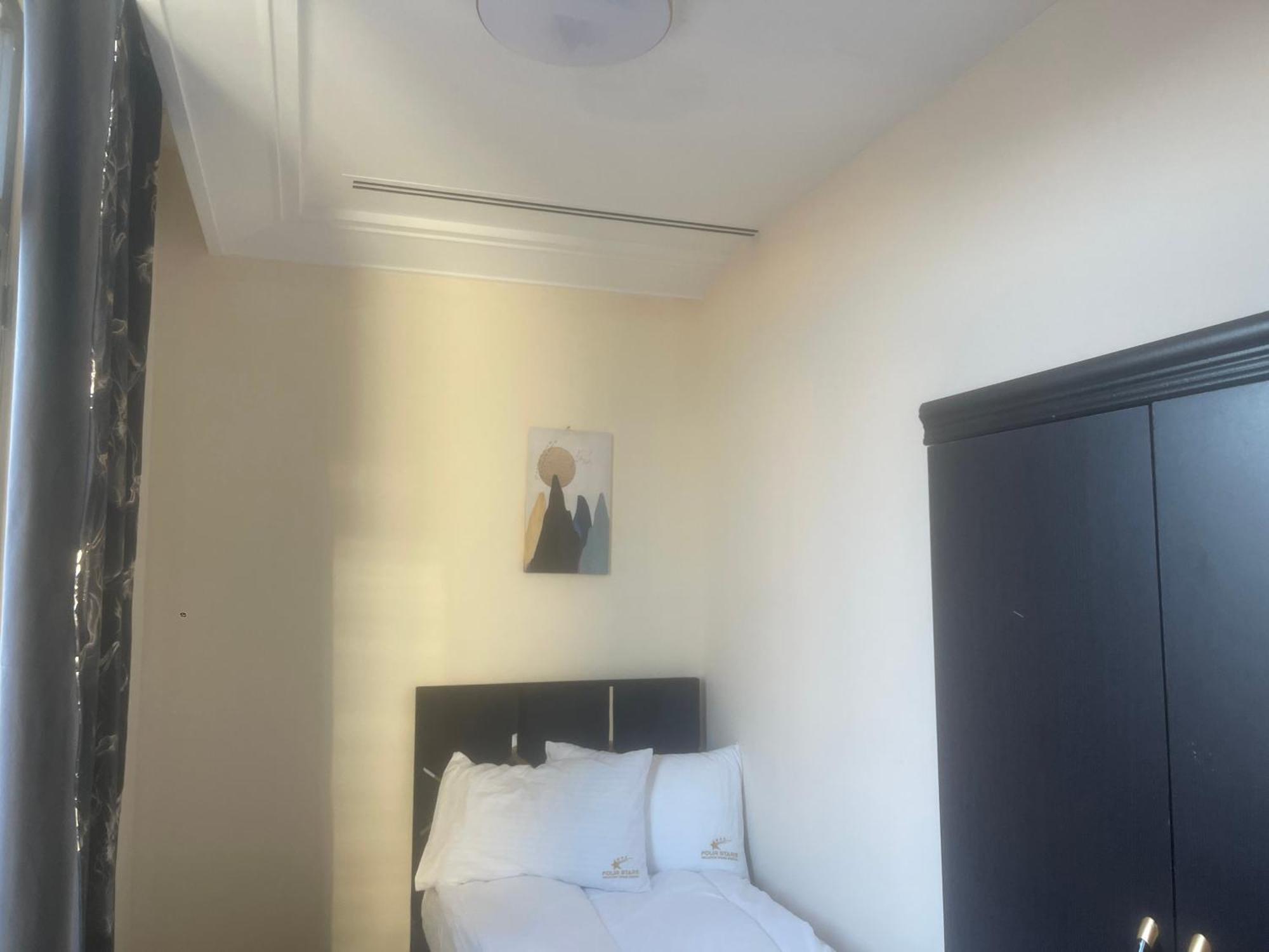 Four Stars Hostel Dubai Exteriör bild