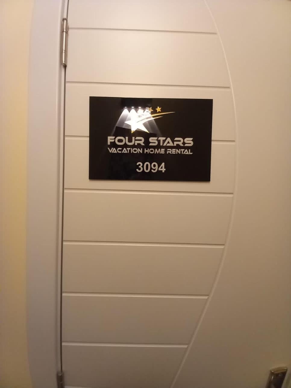 Four Stars Hostel Dubai Exteriör bild
