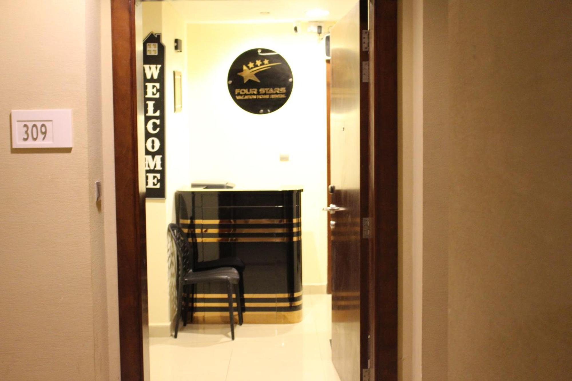 Four Stars Hostel Dubai Exteriör bild