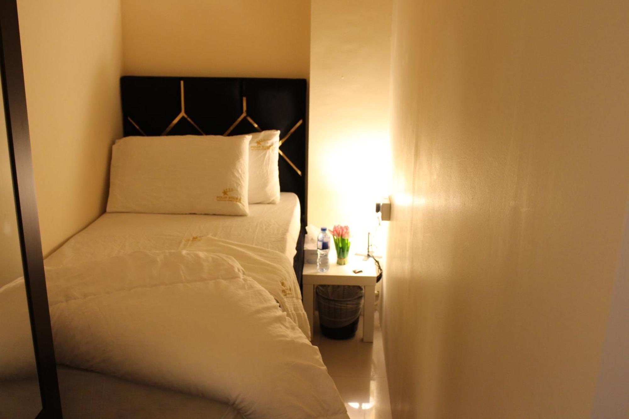 Four Stars Hostel Dubai Exteriör bild
