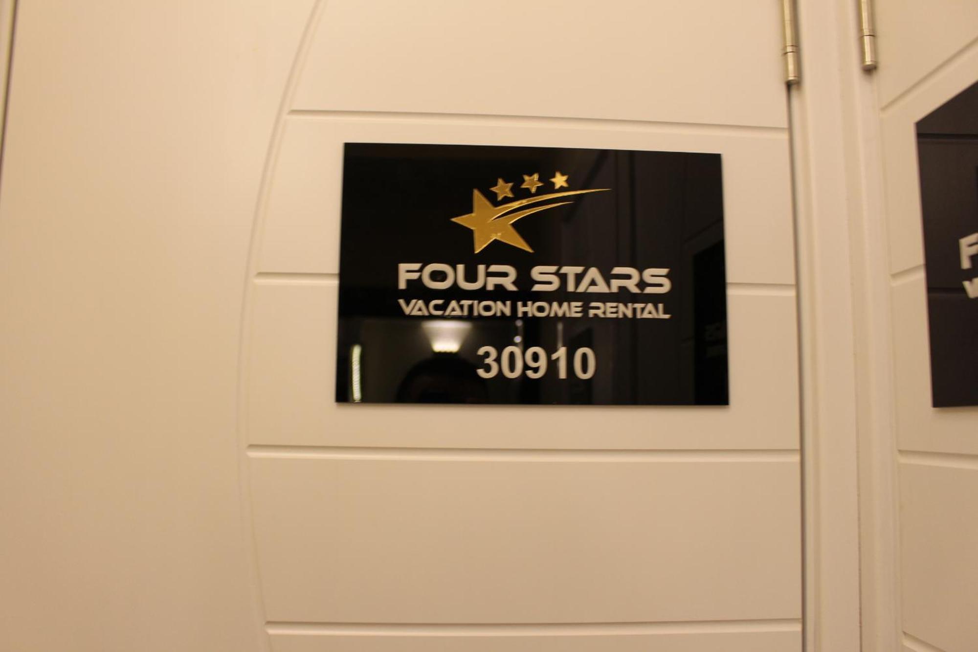 Four Stars Hostel Dubai Exteriör bild